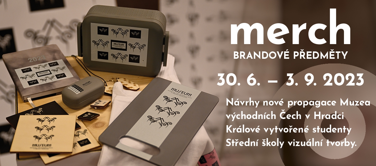 Merch - brandové předměty - výstava